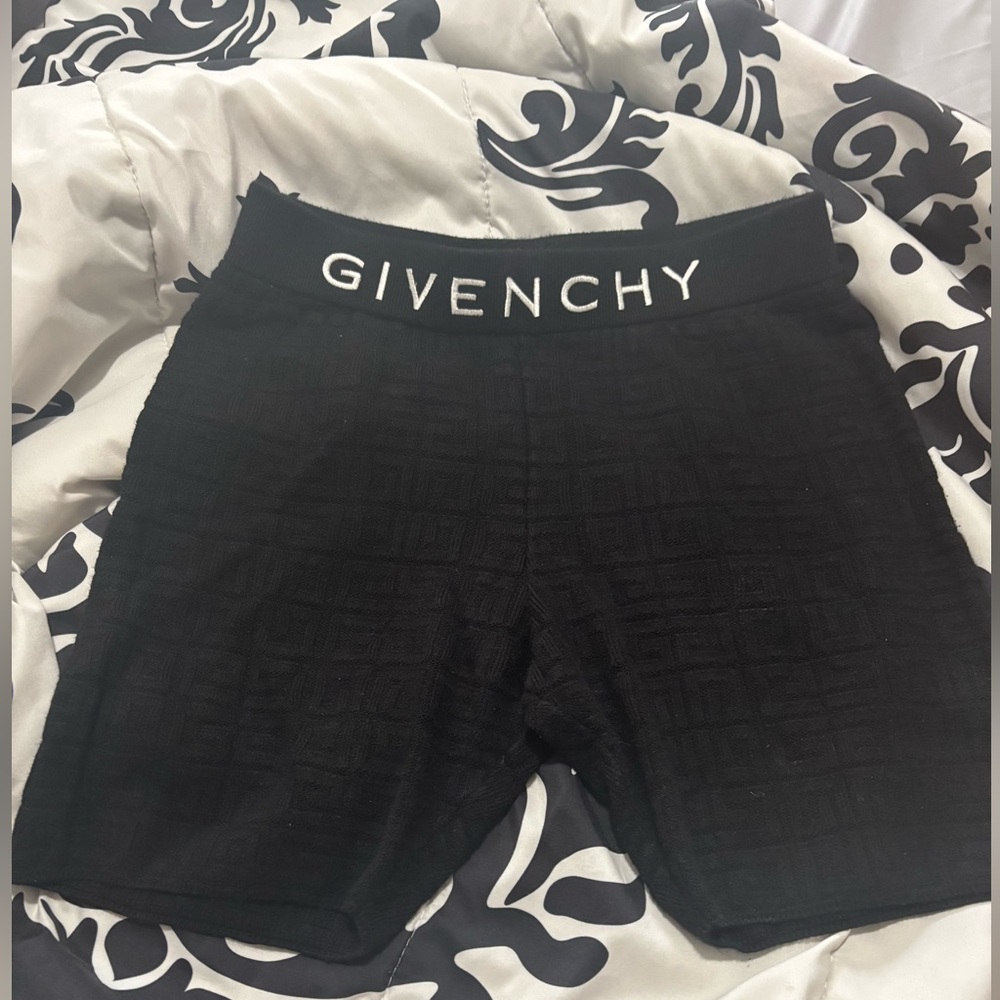 Givenchy Textured Black Shorts 🍾🍾SOLD 🎉🎉